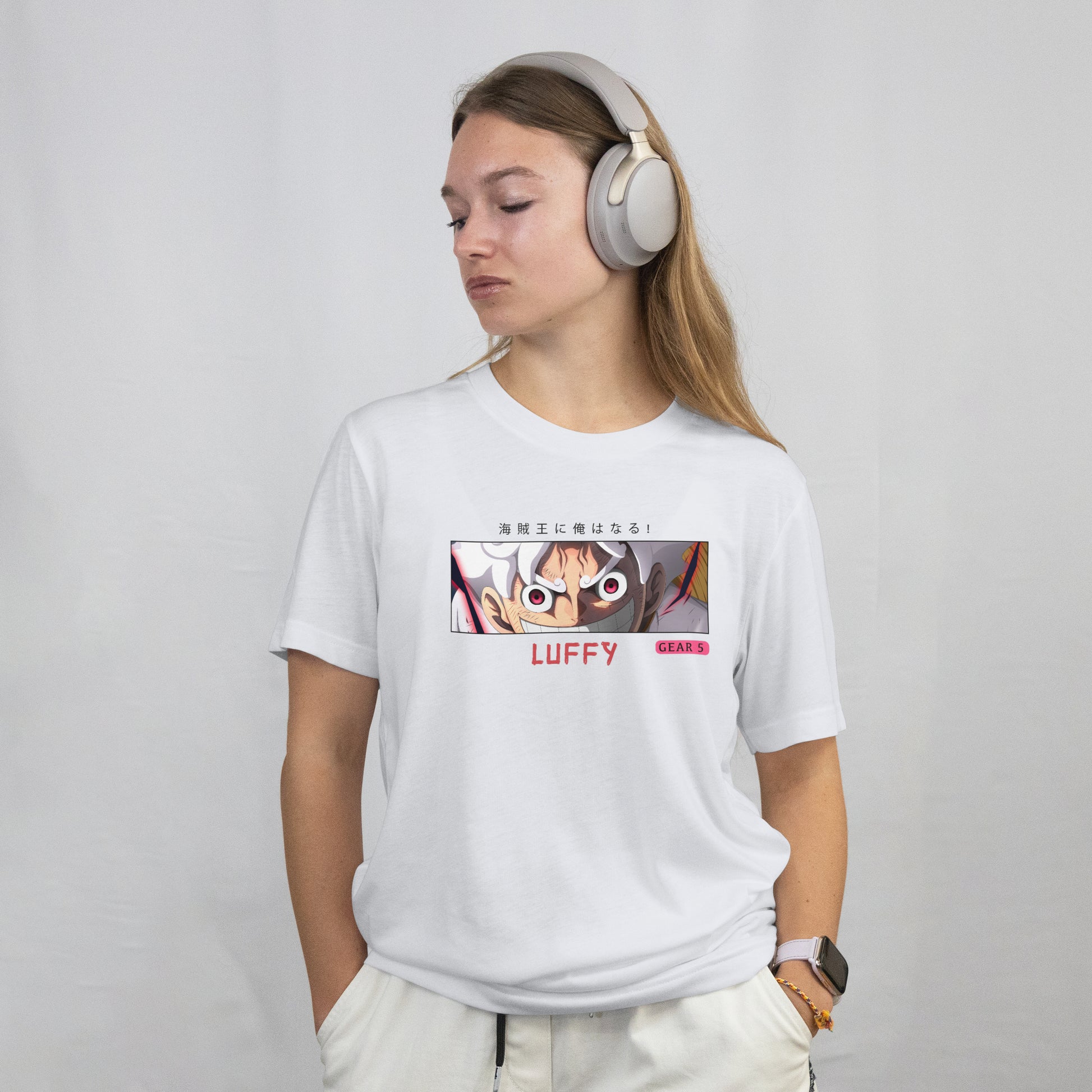 white font t-shirt 